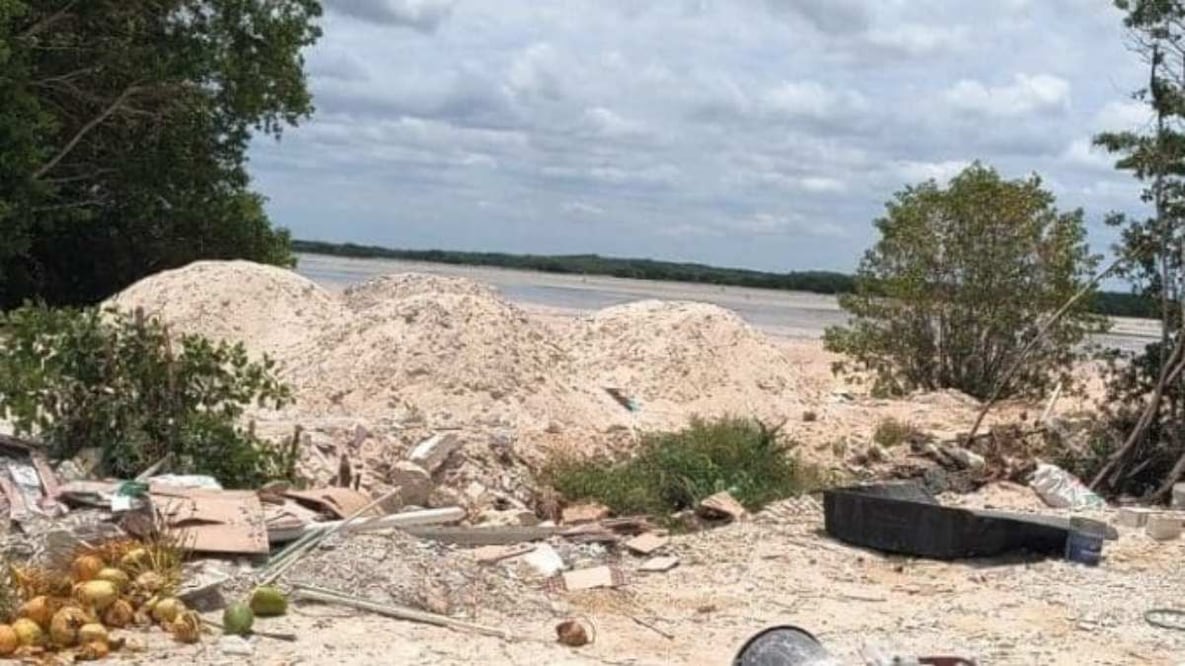 Habitantes de Sisal, Yucatán denuncian atentado al ecosistema costero. Fotos: Especiales.