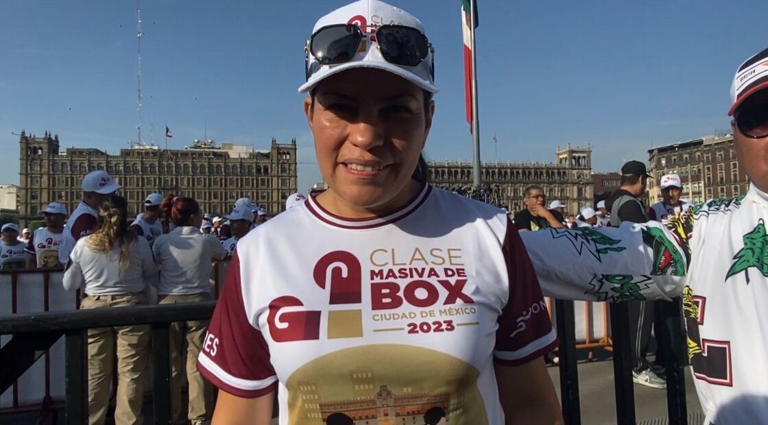 Guerrera Torres en la clase masiva en el Zócalo