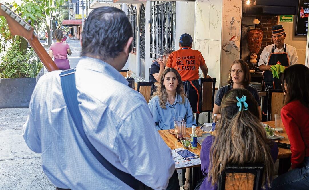 La Canacope CDMX también indicó que “por cada 100 viviendas convertidas en alojamientos temporales, cierran ocho comercios tradicionales”. Foto: Gabriel Pano / EL UNIVERSAL
