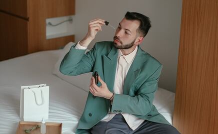 Sí, los hombres también deben cuidar su piel y aquí les decimos cómo