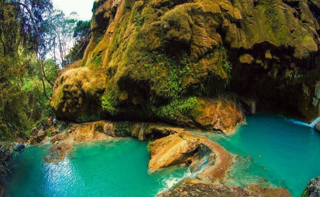 Pozas Azules de Atzala. Adéntrate en sus bosques escondidos y paredes rocosas. (Foto: Sandbrero) 