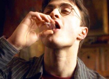Radcliffe se refugió en el alcoholismo por Harry Potter