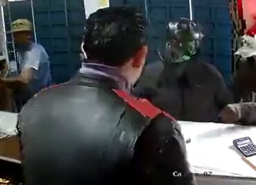VIDEO. "Te vamos a quemar tu negocio": captan extorsión en La Merced de presunto integrante de La Unión Tepito