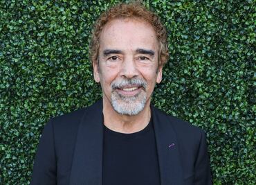 Damián Alcázar se pinta de naranja, pero no por política