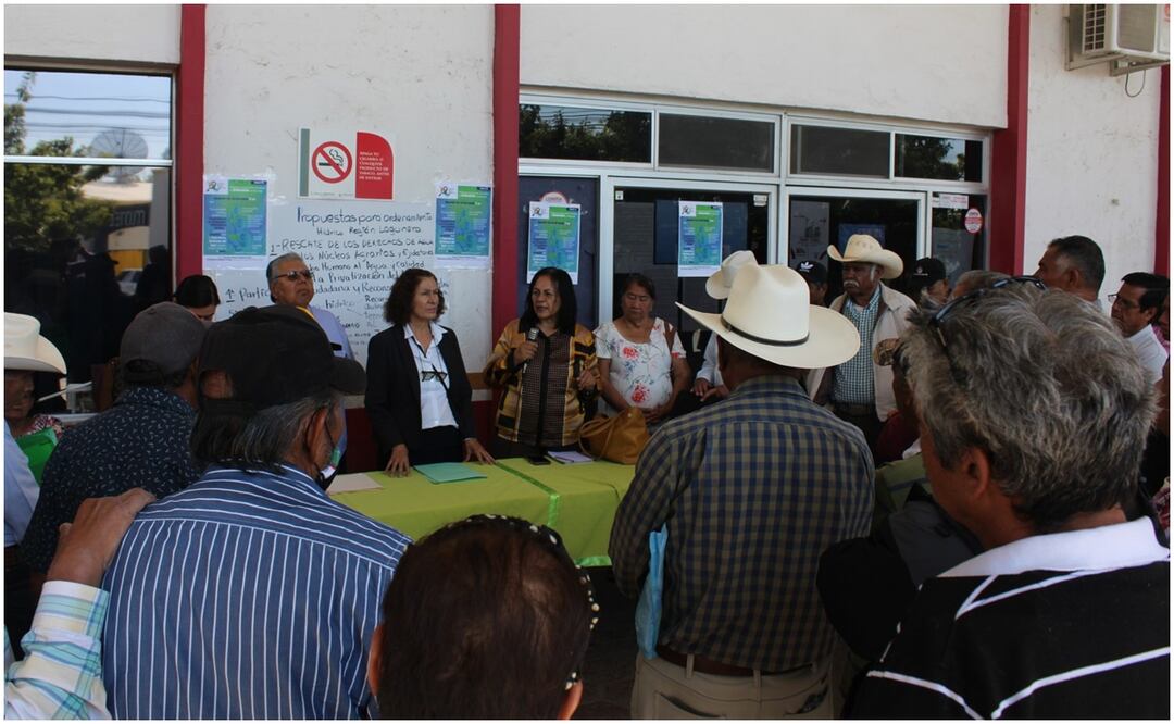 Este 29 de octubre, protestan en instalaciones de Conagua en Coahuila para exigir orden a los derechos de agua. Foto: Francisco Rodríguez / EL UNVIERSAL