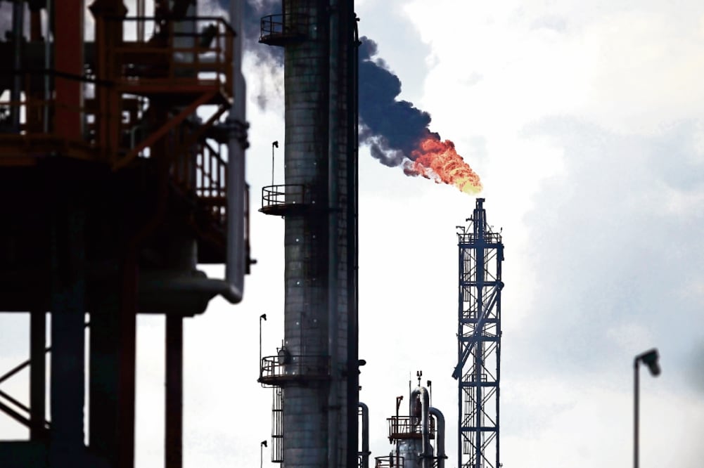 Re sguardo. El proyecto que se elija deberá contemplar el volumen equivalente a dos días de producción actual de Pemex (ARCHIVO EL UNIVERSAL)