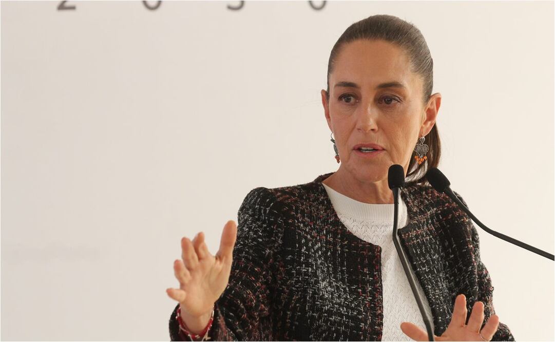 Claudia Sheinbaum reitera compromiso de trabajar con las familias de los 43 estudiantes de Ayotzinapa. Foto: Francisco Rodríguez/EL UNIVERSAL