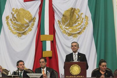 Aurelio Nuño acude a informe de Mancera