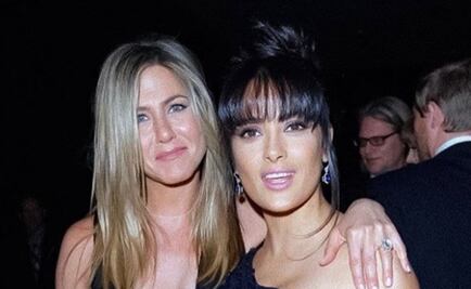 Con fotos sexys, Salma Hayek recibe a Jennifer Aniston en Instagram 