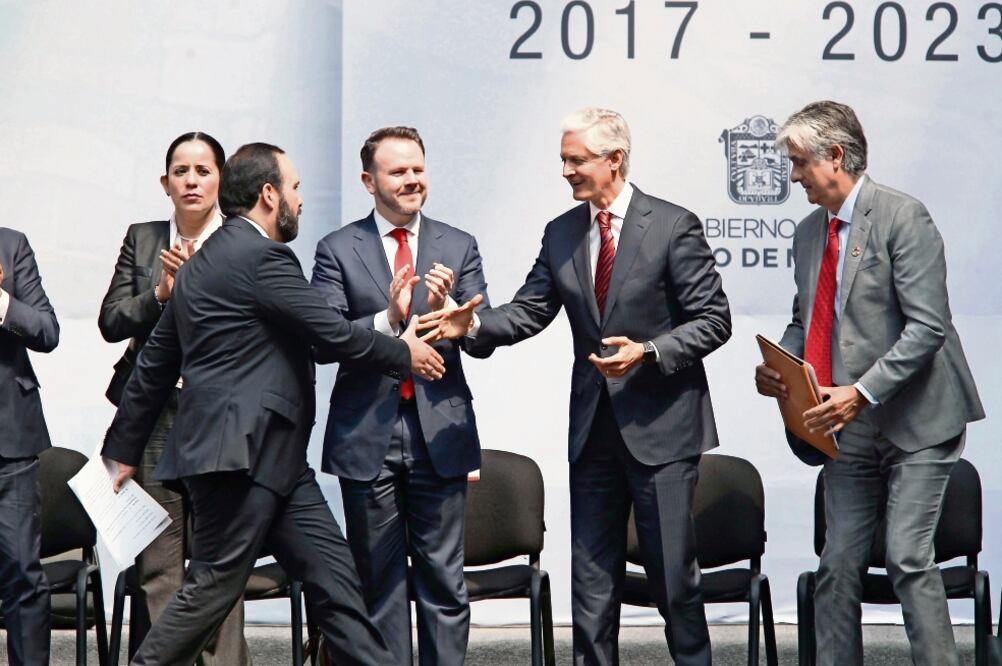 El Ejecutivo estatal se reunió con su equipo de trabajo en el Palacio de Gobierno de Toluca para dar a conocer su plan de desarrollo para los próximos seis años (JORGE ALVARADO. EL UNIVERSAL)