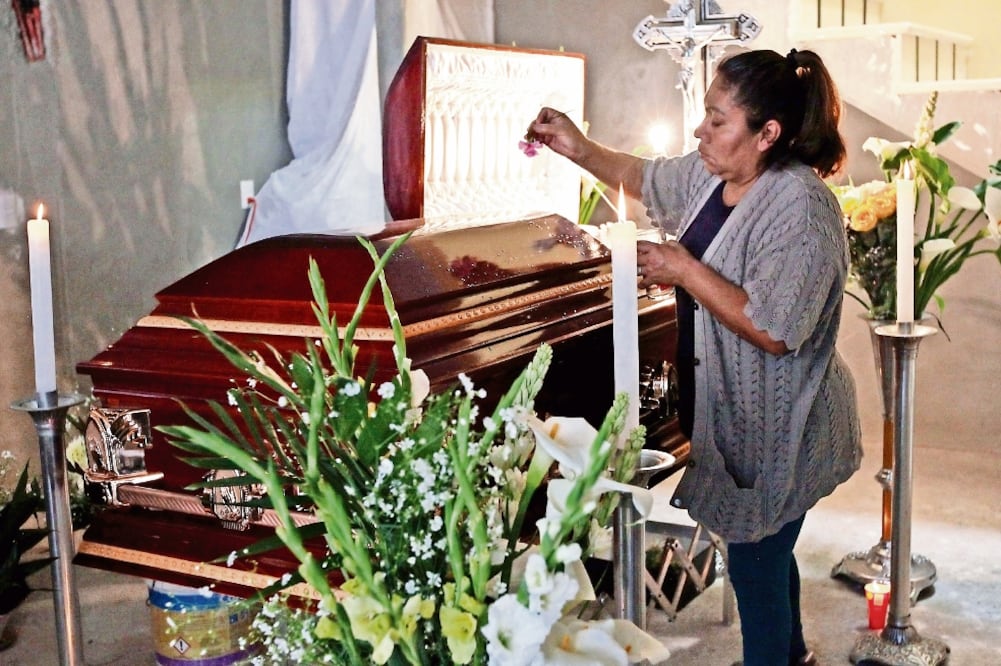 El pueblo de Ixmiquilpan continuará con sus manifestaciones y lo hará sin afectar y sin saquear, de acuerdo con los parientes de uno de los muertos (JORGE SERRATOS. EL UNIVERSAL)