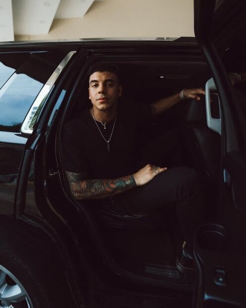 Quién es Manuel Medrano, el posible nuevo novio de Ángela Aguilar