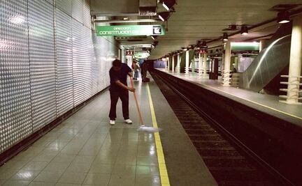 Metro detuvo Línea 8 la noche del martes: rescataron a persona arrollada