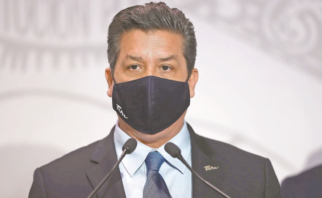 El gobernador Francisco García Cabeza de Vaca entregó a los diputados su respuesta, ante las acusaciones que tiene en su contra. Foto: ARCHIVO EL UNIVERSAL