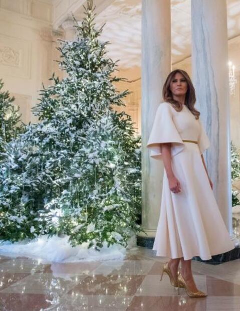 Esto es lo que usó Melania Trump para presumir sus adornos de navidad