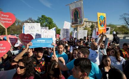 Split high court holds fate of Obama immigration actions