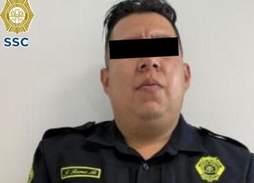 Detienen a hombre que se hacía pasar por policía de tránsito; extorsionaba a conductores con un uniforme falso