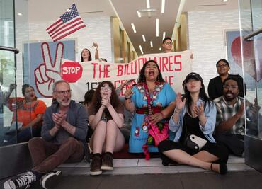 Manifestantes son detenidos en protesta pacífica en Los Ángeles; bailaron y cantaron como acto de resistencia