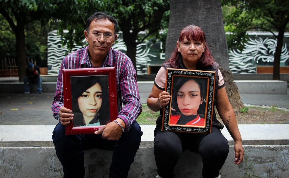 Wendy y Jaime cuidan de su nieto de dos años tras el feminicidio de su hija Wendy Paola Aguilar, el pasado 26 de febrero en Tultepec, Estado de Mexico. Foto: Brenda Martinez