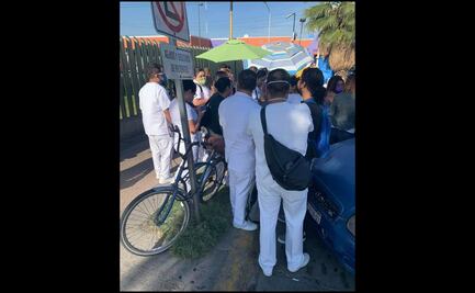 Personal de IMSS protesta por falta de insumos en Coahuila y Guanajuato 