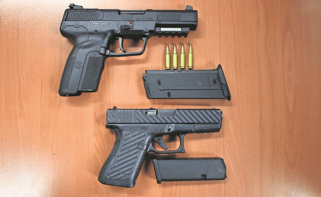 Según los registros del Inegi, las armas cortas son las que más proliferan en el arsenal asegurado. En 2021 fueron 12 mil 507 artefactos de este tipo.