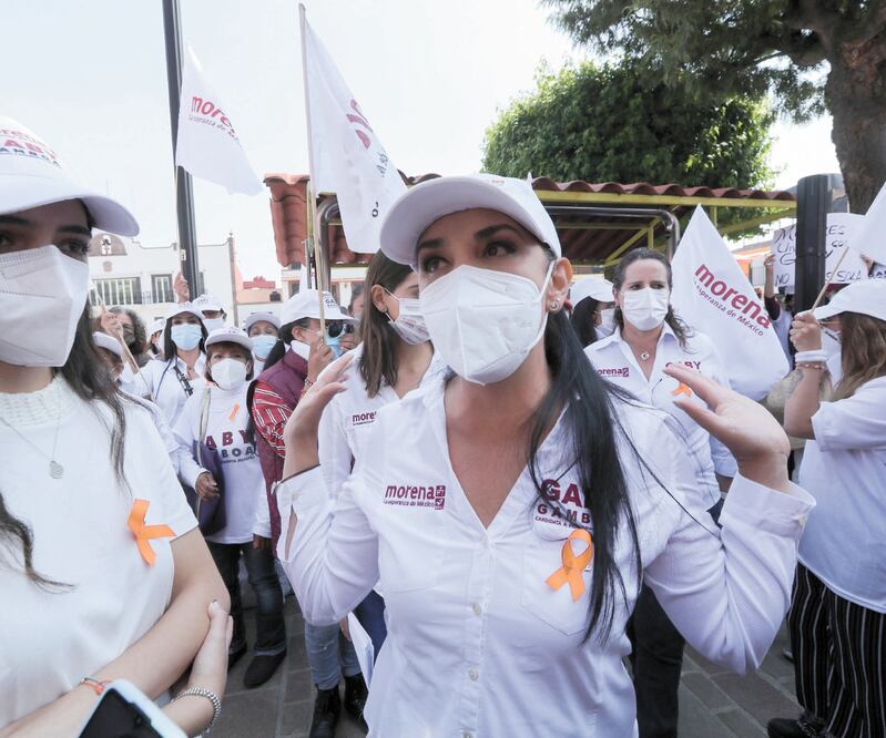 Gabriela Gamboa encabezó una protesta en calles de Metepec. Foto: JORGE ALVARADO. EL UNIVERSAL
