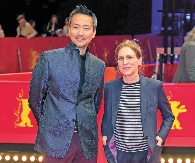 El actor Orion Leey su directora Kelly Reichardt. Foto: EFE