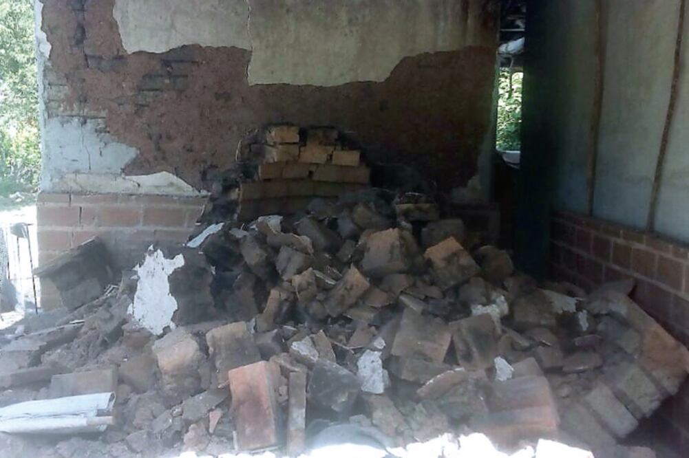 Las viviendas de Nueva Francia, construidas con adobe, no resistieron el sismo de 8.2 grados. (ESPECIAL)