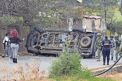 En Xalatlaco, se enfrentan policías y presuntos talamontes