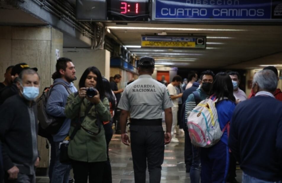 VIDEOS Y FOTOS: Guardia Nacional ya vigila estaciones del Metro CDMX