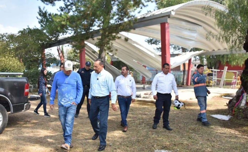 Tromba acompañada de granizo deja daños en al menos cuatro escuelas de Teotihuacán; suspenden clases en una de ellas.
Foto: Especial.