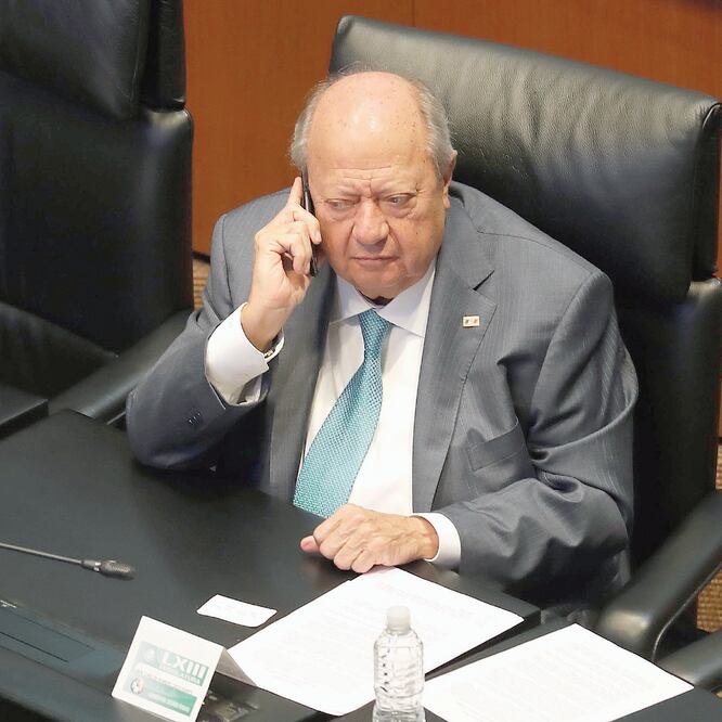 Carlos Romero Deschamps, dirigente del Sindicato de Trabajadores Petrolero s de la República Mexicana, quedó protegido con el recurso legal. ARCHIVO EL UNIVERSAL