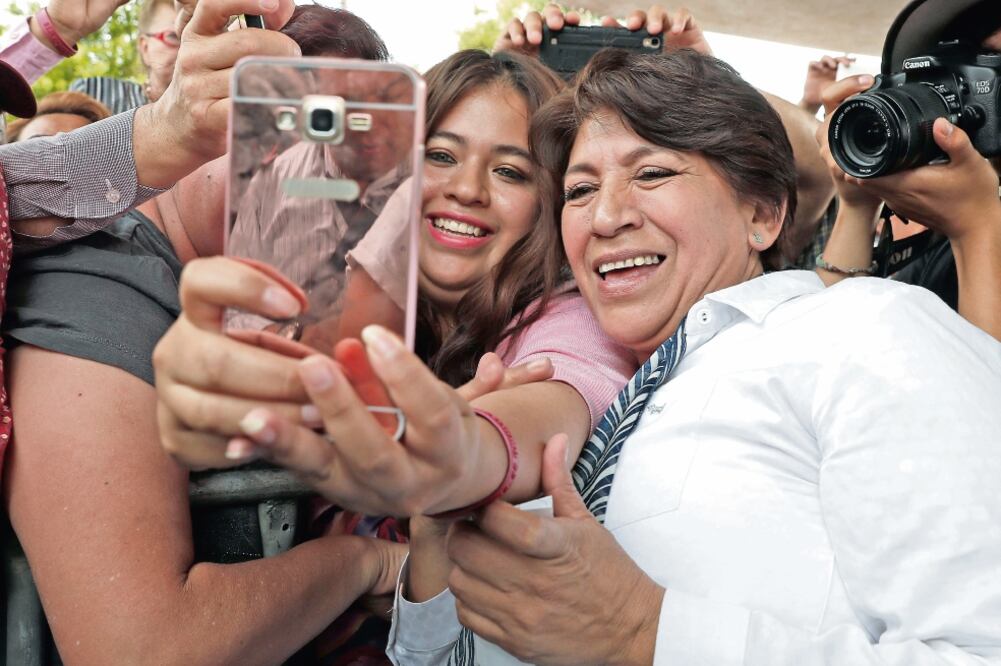 La abanderada Delfina Gómez pidió a sus seguidores votar por Morena y que el 4 de junio todos salgan a cuidar casillas ante posible compra del voto. (IRVIN OLIVARES. EL UNIVERSAL)