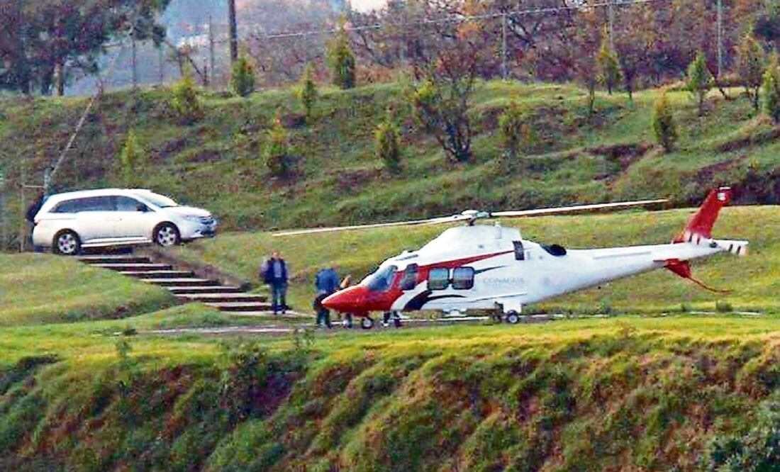 El 29 de marzo de 2015, Korenfeld fue fotografiado al subir a un helicóptero oficial de la Conagua para un viaje personal a Vail, Colorado. El 9 de abril renunció a su cargo (TOMADAS DE VIDEO)