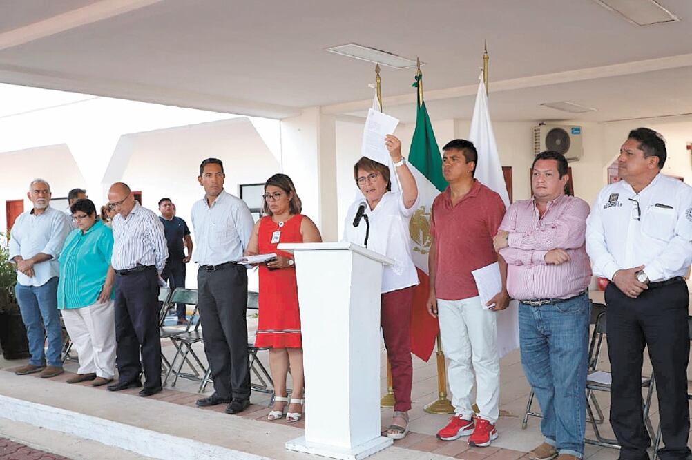 La alcaldesa de Solidaridad, Laura Beristain, dijo que si se avala la iniciativa estatal, la impugnará ante la Suprema Corte. Foto: CORTESÍA