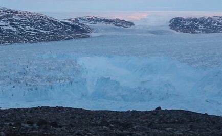 Video. Así se desprendió un enorme glaciar en Groenlandia 