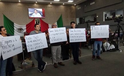 Reporteros protestan en Congreso de Morelos por señalamientos contra la prensa