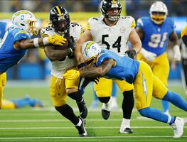 Los Chargers derrotan 25-10 a los Steelers en juego de la semana 10 de la NFL