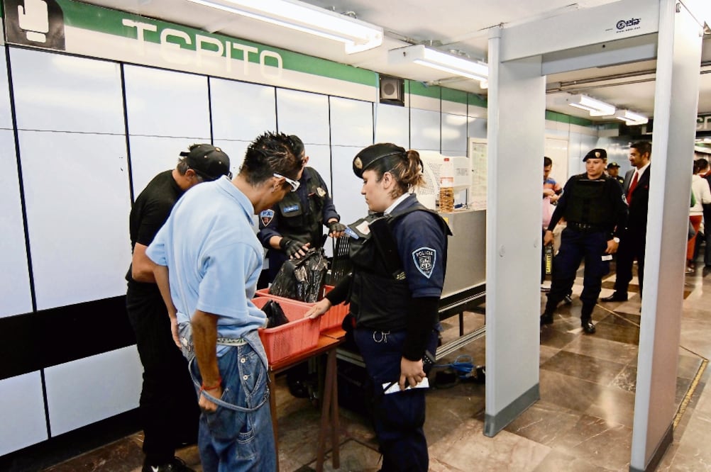 La comisionada política del PT en la Ciudad de México, Magdalena Núñez Monreal, solicitó a las autoridades del Metro darle mantenimiento a los arcos detectores de metales. Foto: ARCHIVO EL UNIVERSAL