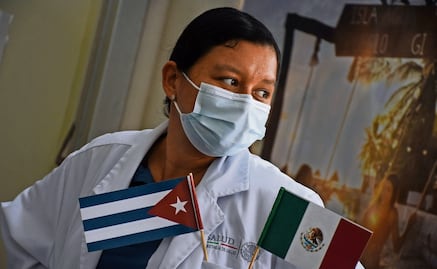 México paga 2 mil millones de pesos por médicos cubanos; el monto, entregado en euros y pesos