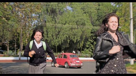 “Mi novia es la revolución”: un retrato sobre la adolescencia en los años 90