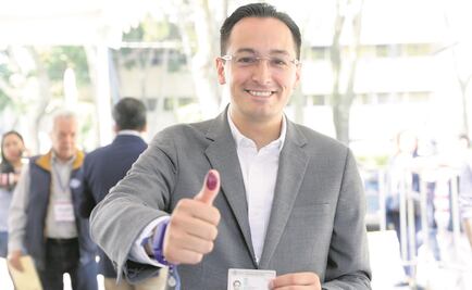 Aparece líder panista de Miguel Hidalgo; está con su familia