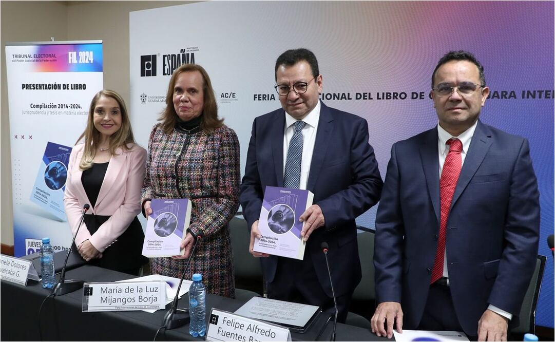 Magistrado Felipe Fuentes en la Feria Internacional del Libro. Foto: @FFuentesBarrera