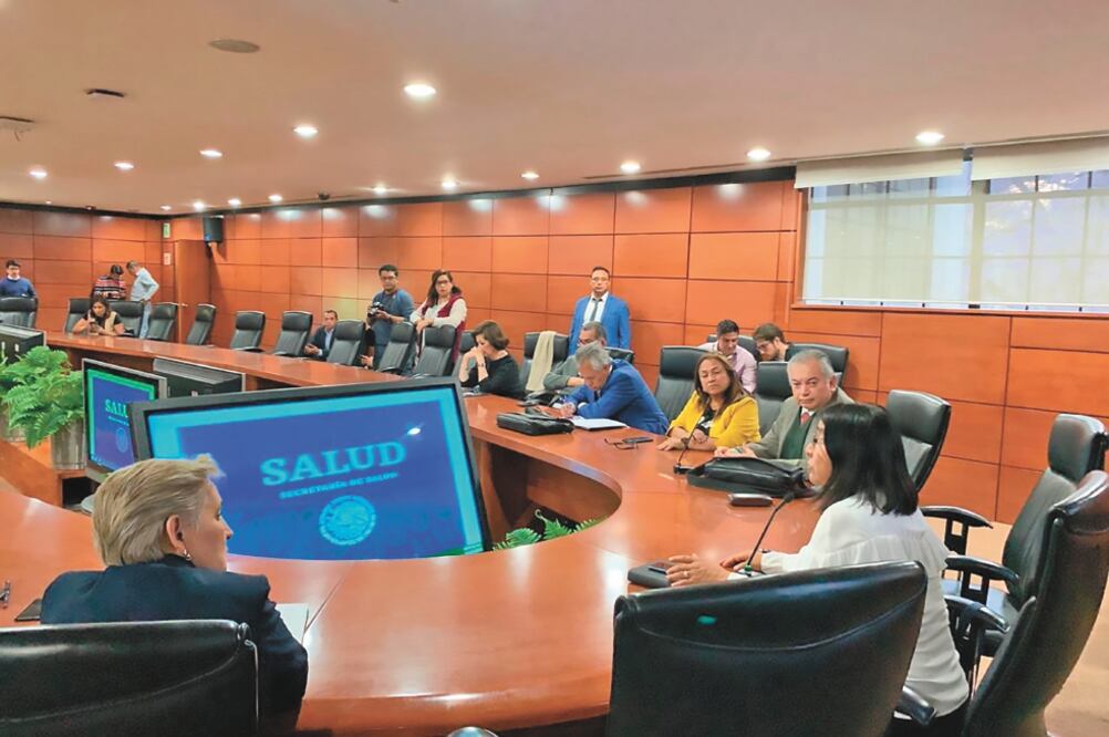 Lugares alternos. La Comisión de Salud de la Cámara Baja intentó discutir cambios en la Ley General de Salud en instalaciones de la Ssa. Foto: ESPECIAL