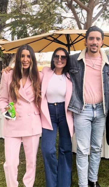 Alex Fernández y su esposa Alexa en el baby shower de Isabella.
Foto: Instagram