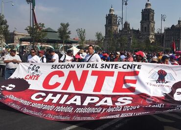 Marchan maestros de la CNTE hacia San Lázaro; piden abrogación de Reforma Educativa