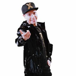 Raymix convirtió sus números en cumbia