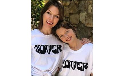 Hija de Milla Jovovich sorprende por el parecido con su madre