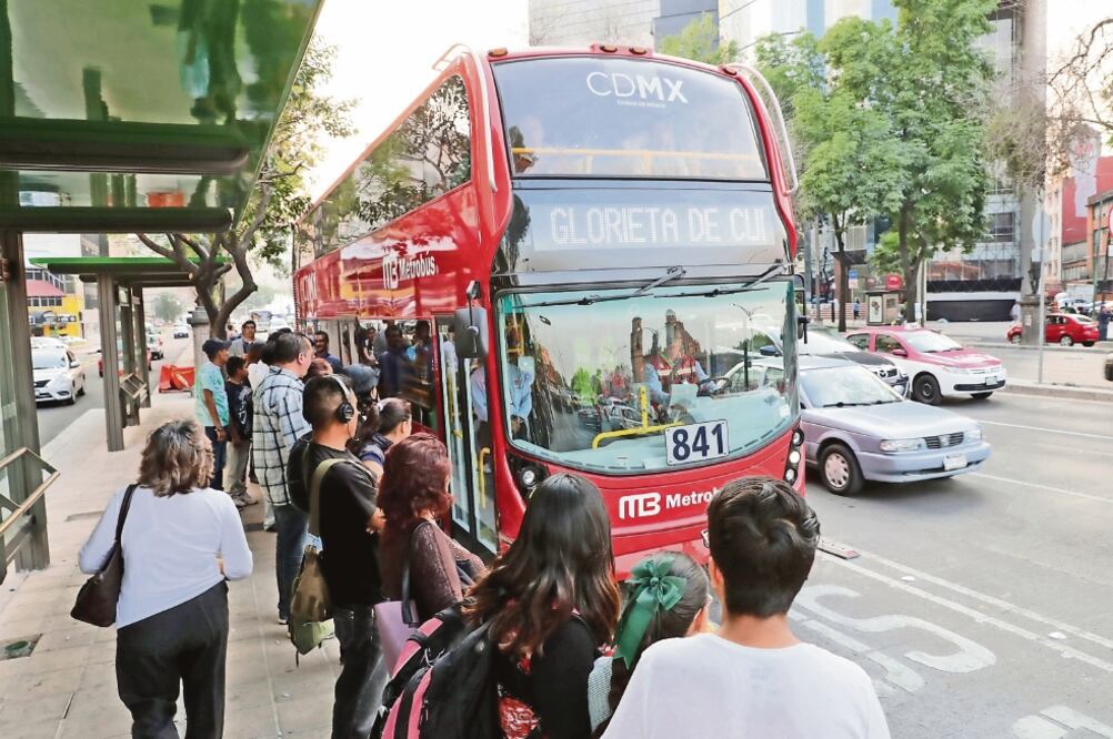 Esta semana el servicio en la Línea 7 es gratuito y operará con 22 unidades de 08:00 a 18:00 horas. El lunes será el arranque formal con 90 buses en total. (JUAN BOITES. EL UNIVERSAL)