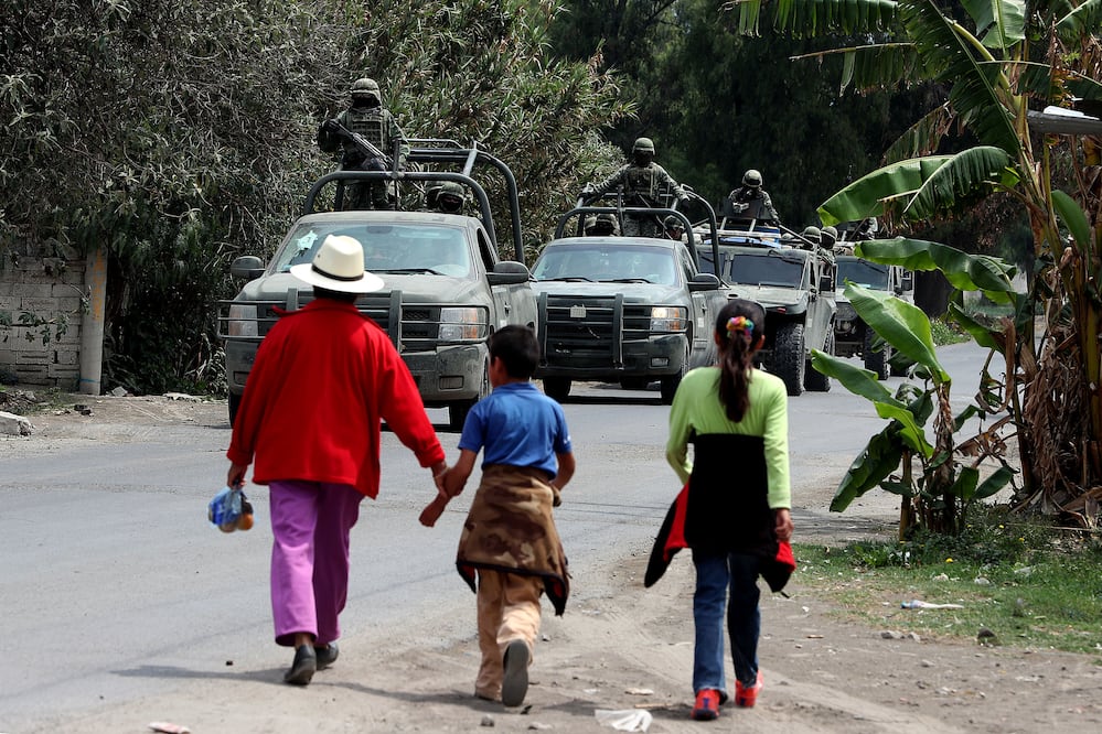 Aspectos de ejercito militar en San Bartolomé Cascomaya, Puebla. (FOTO: Ariel Ojeda. EL UNIVERSAL)